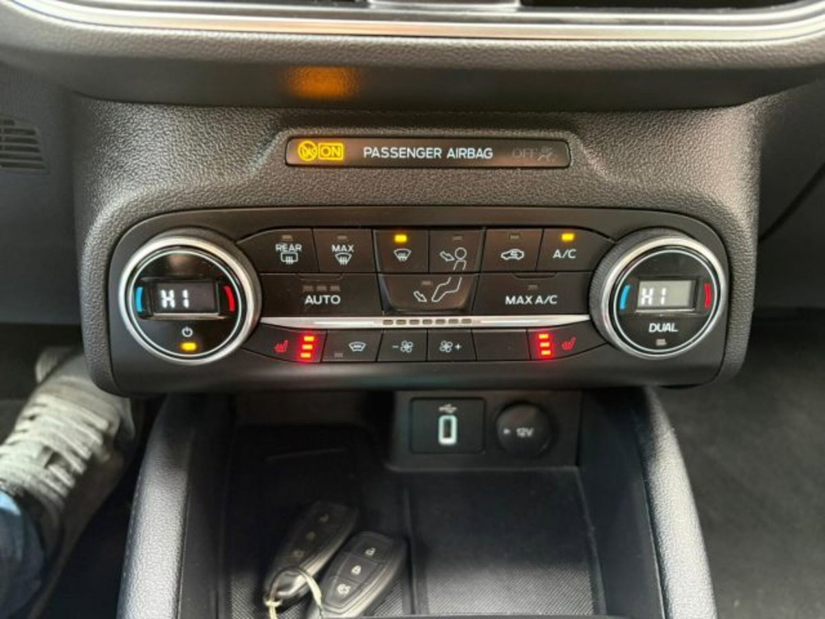 Ford Focus Station Wagon 2.0 EcoBlue 150 CV automatico SW ST-Line (10)