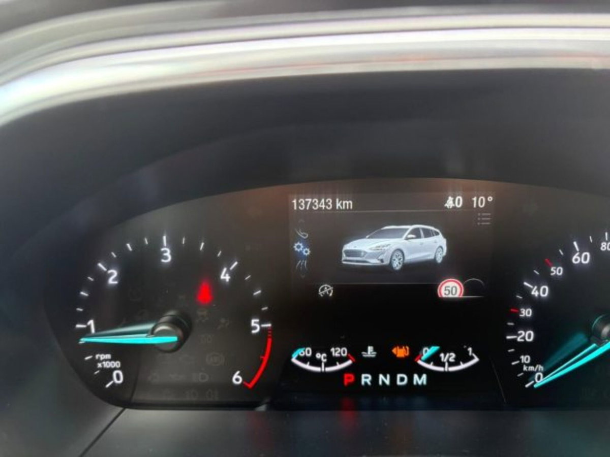 Ford Focus Station Wagon 2.0 EcoBlue 150 CV automatico SW ST-Line (11)