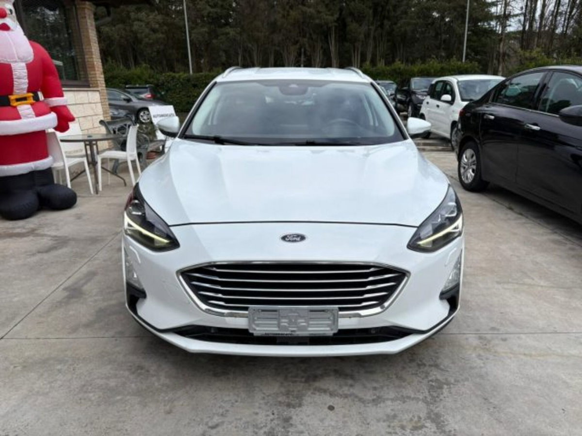 Ford Focus Station Wagon 2.0 EcoBlue 150 CV automatico SW ST-Line (2)