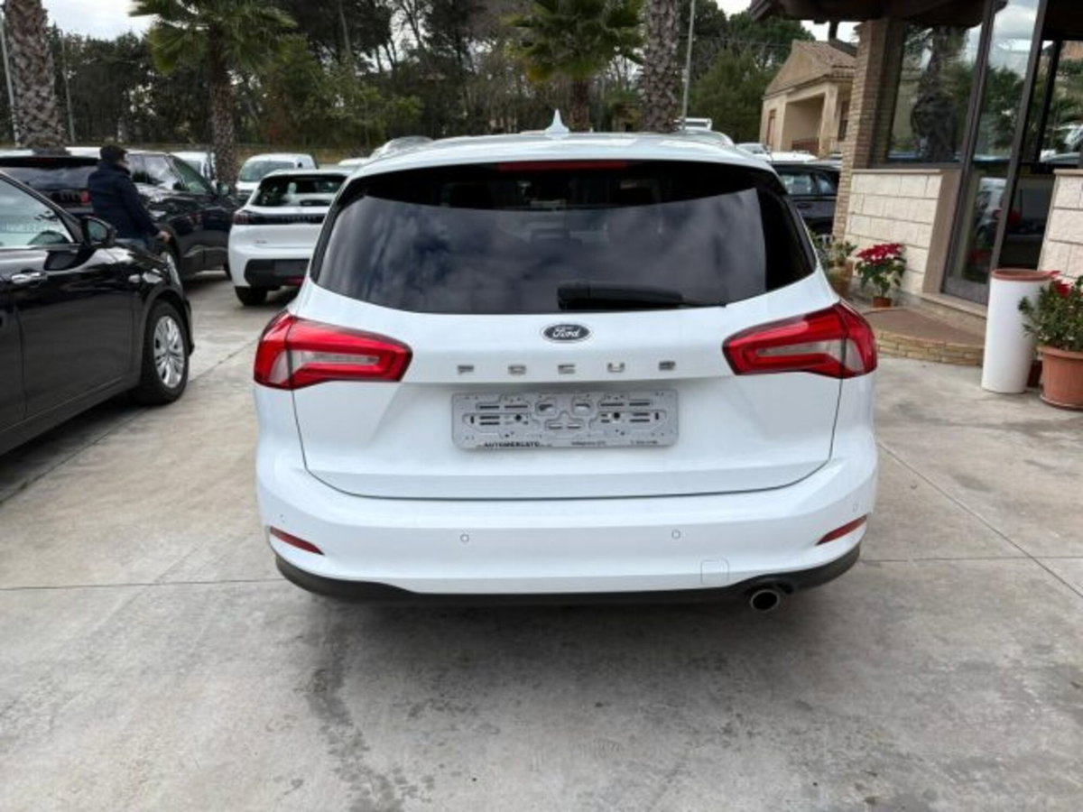 Ford Focus Station Wagon 2.0 EcoBlue 150 CV automatico SW ST-Line (5)