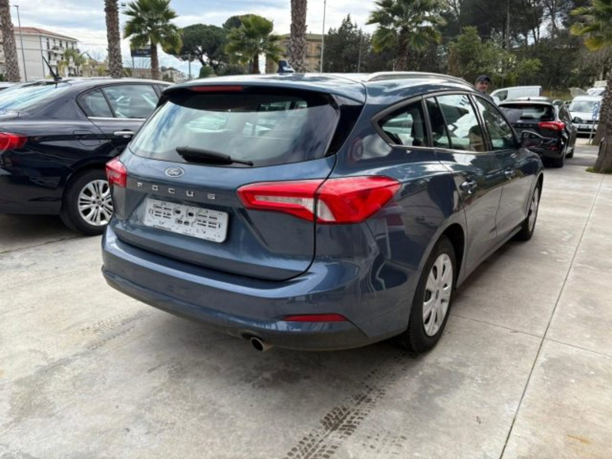 Ford Focus Station Wagon 2.0 EcoBlue 150 CV automatico SW ST-Line (6)