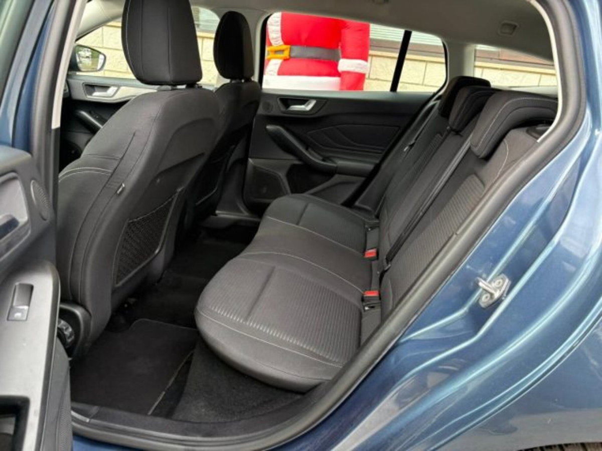 Ford Focus Station Wagon 2.0 EcoBlue 150 CV automatico SW ST-Line (8)