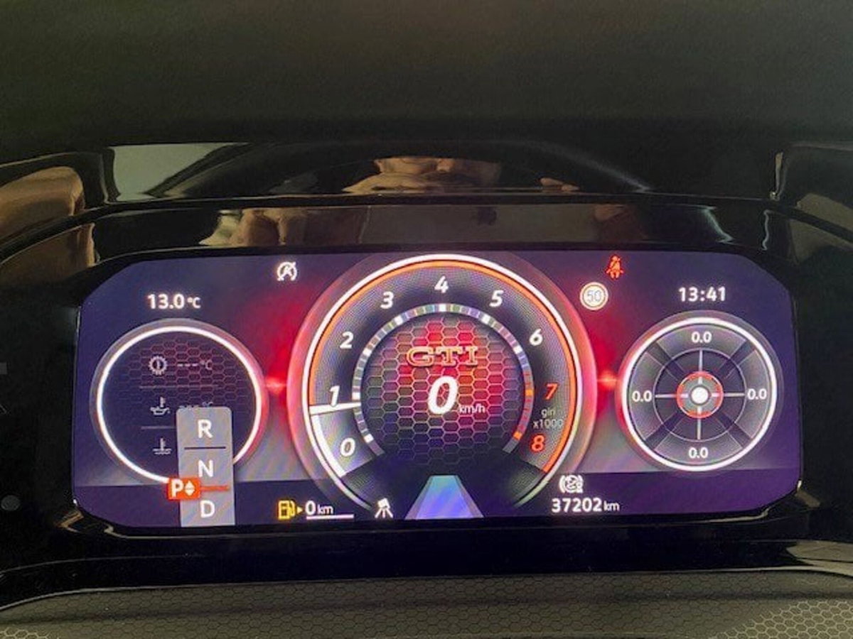 Volkswagen Golf 2.0 TSI GTI DSG (11)