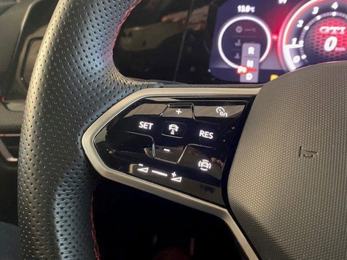 Volkswagen Golf 2.0 TSI GTI DSG (12)