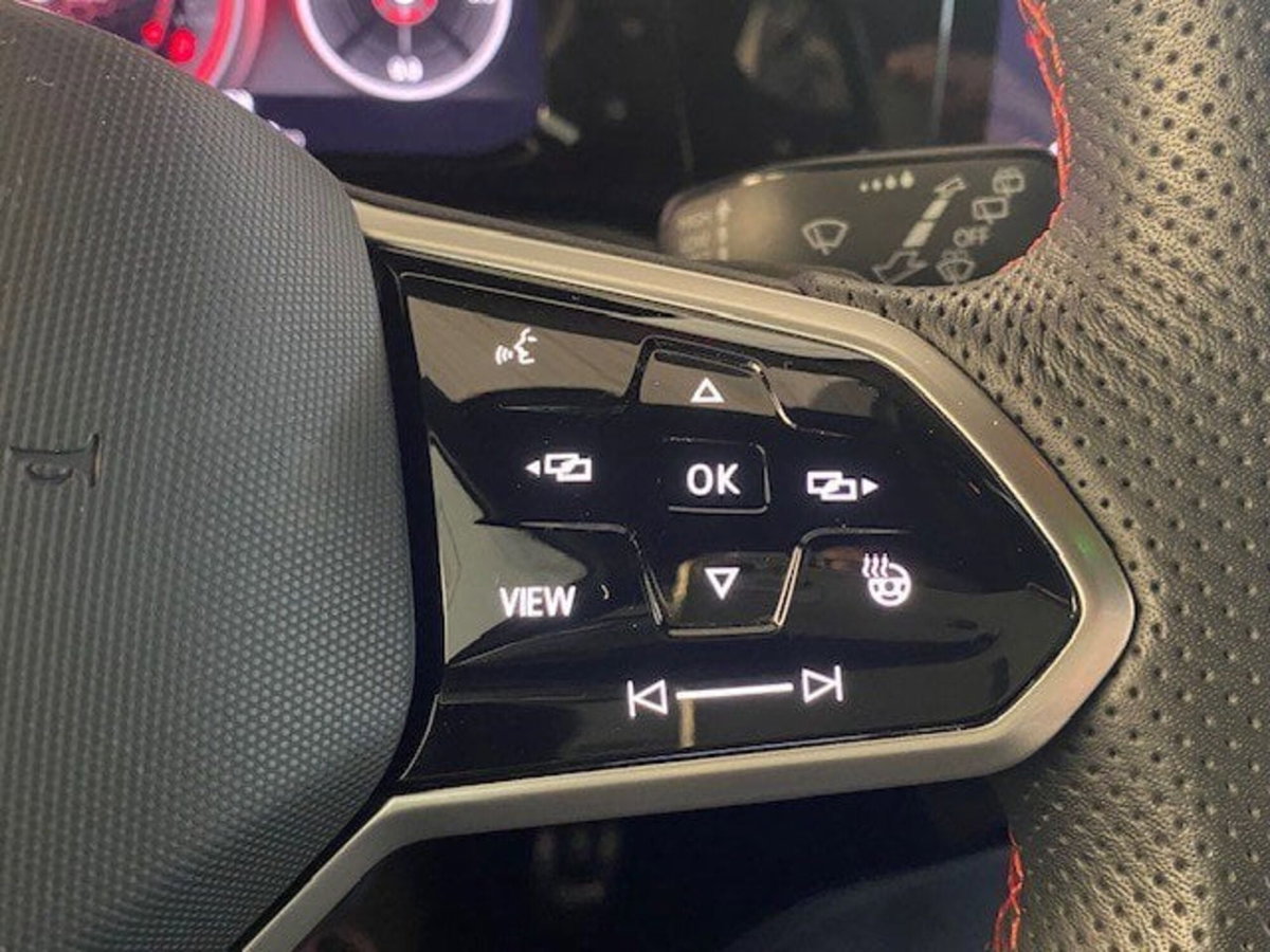 Volkswagen Golf 2.0 TSI GTI DSG (13)