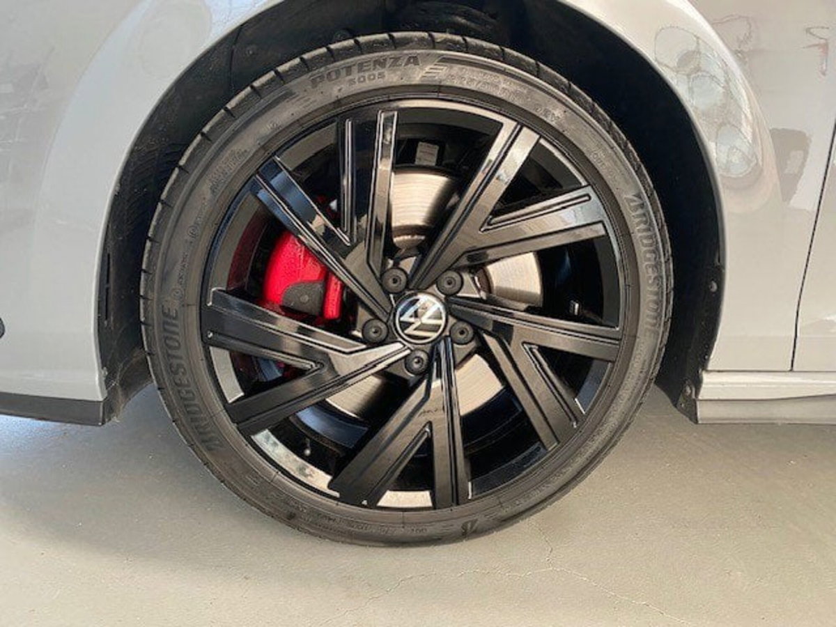 Volkswagen Golf 2.0 TSI GTI DSG (6)