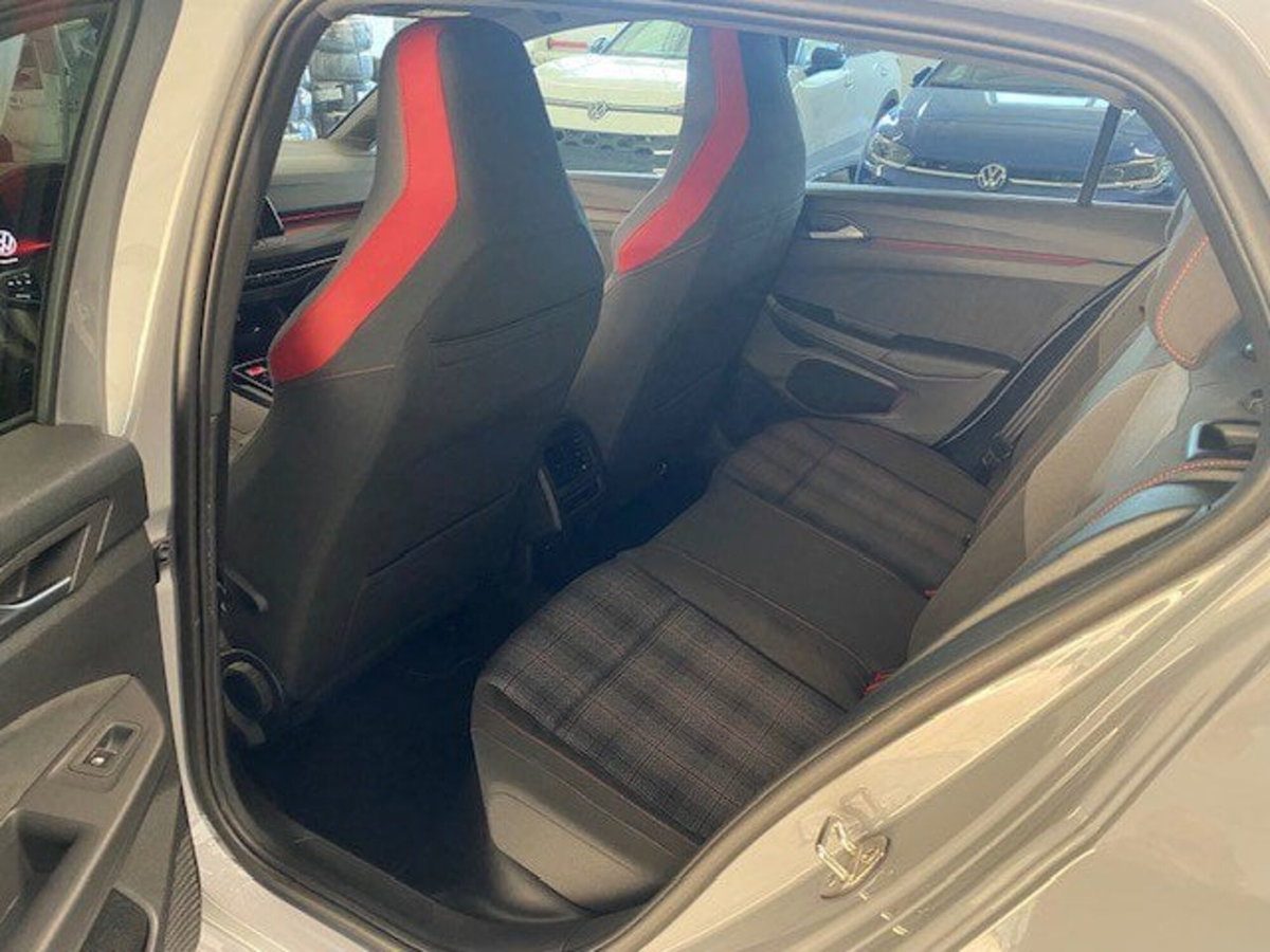 Volkswagen Golf 2.0 TSI GTI DSG (8)