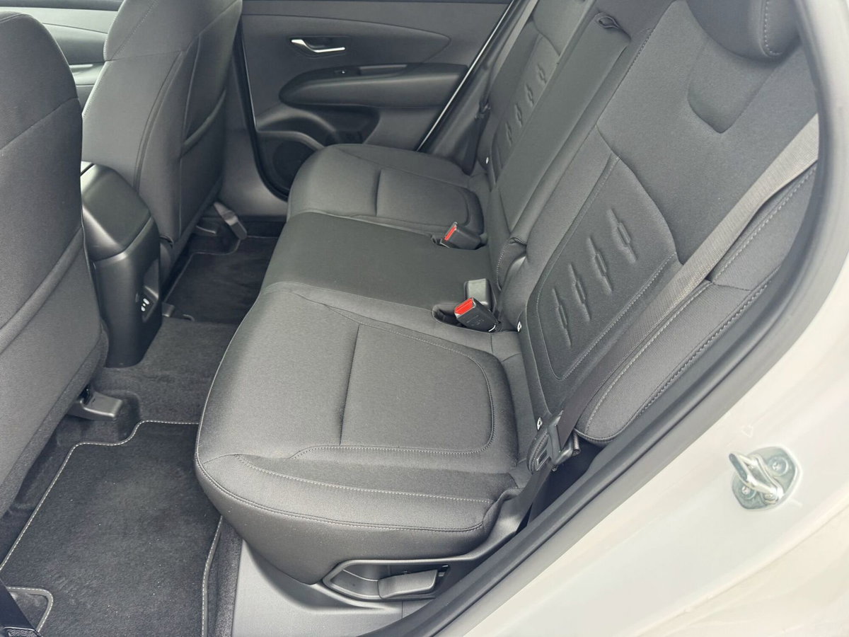 Hyundai Tucson 1.6 crdi 48V Business 2wd dct (11)