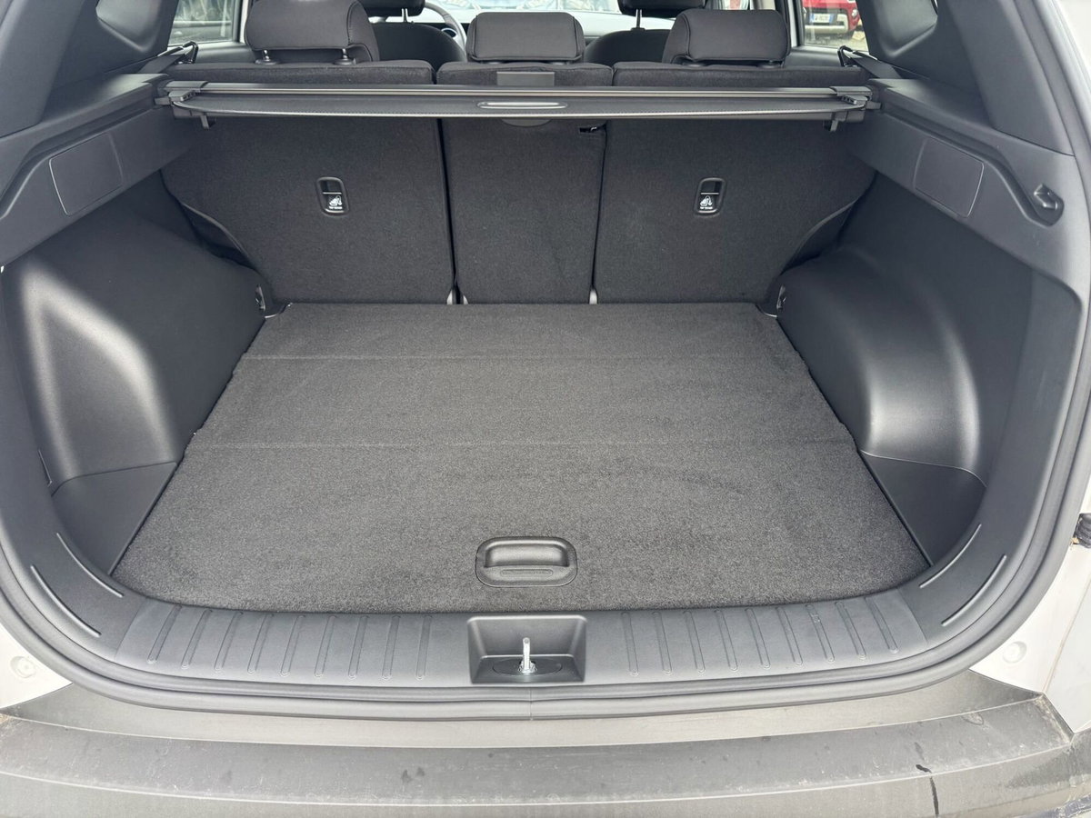 Hyundai Tucson 1.6 crdi 48V Business 2wd dct (13)