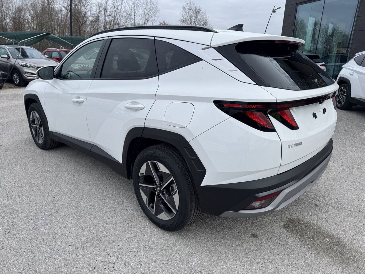 Hyundai Tucson 1.6 crdi 48V Business 2wd dct (3)