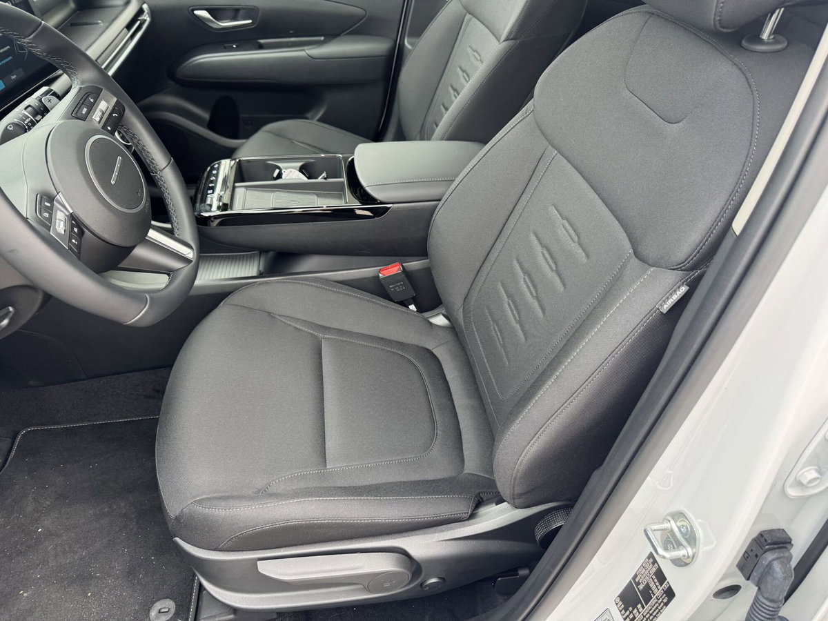 Hyundai Tucson 1.6 crdi 48V Business 2wd dct (9)