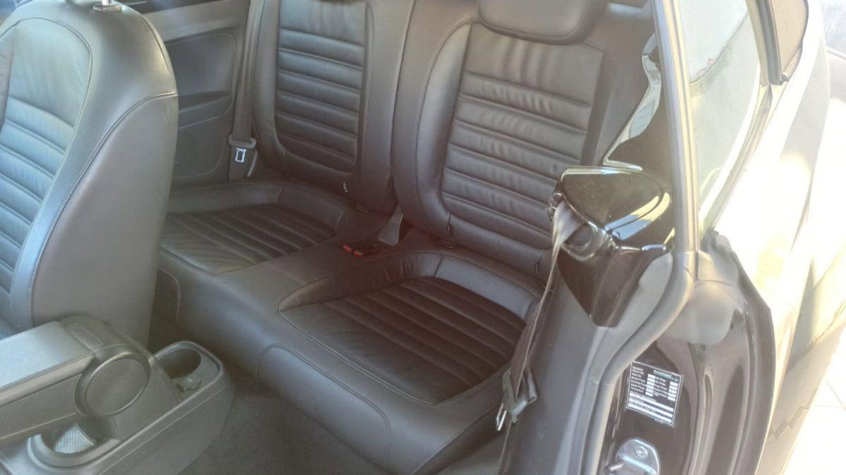 Volkswagen New Beetle Cabrio TDI 105CV (11)