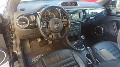 Volkswagen New Beetle Cabrio TDI 105CV (12)