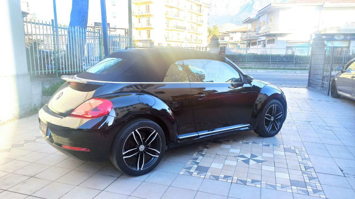 Volkswagen New Beetle Cabrio TDI 105CV (15)