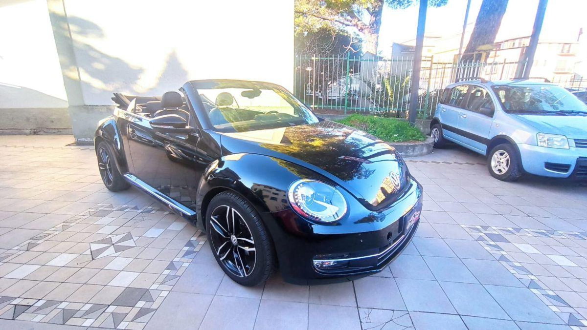Volkswagen New Beetle Cabrio TDI 105CV (17)