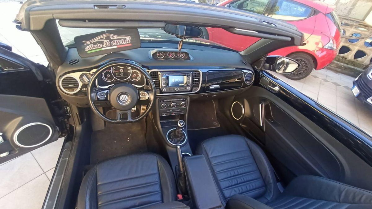 Volkswagen New Beetle Cabrio TDI 105CV (4)