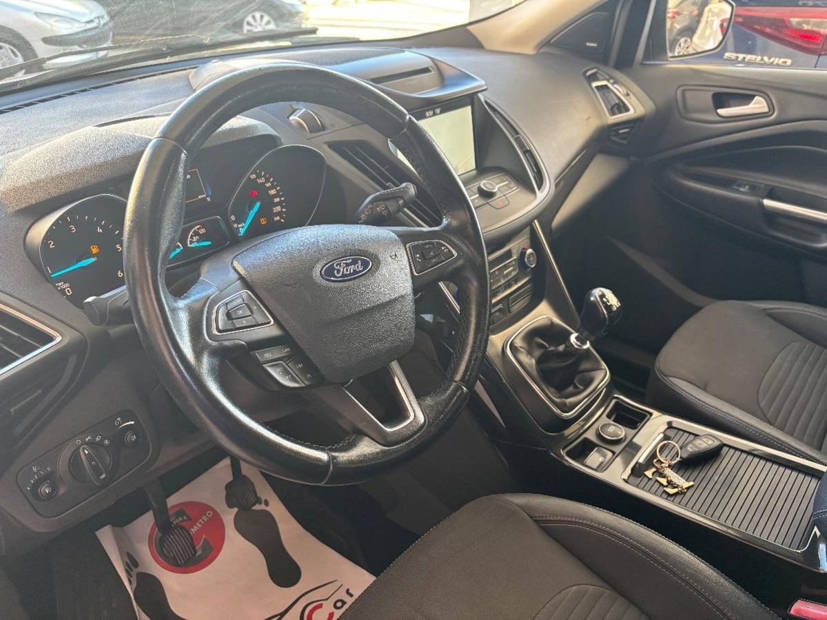 Ford Kuga 1.5 TDCI 120 CV S&S 2WD ST-Line (12)