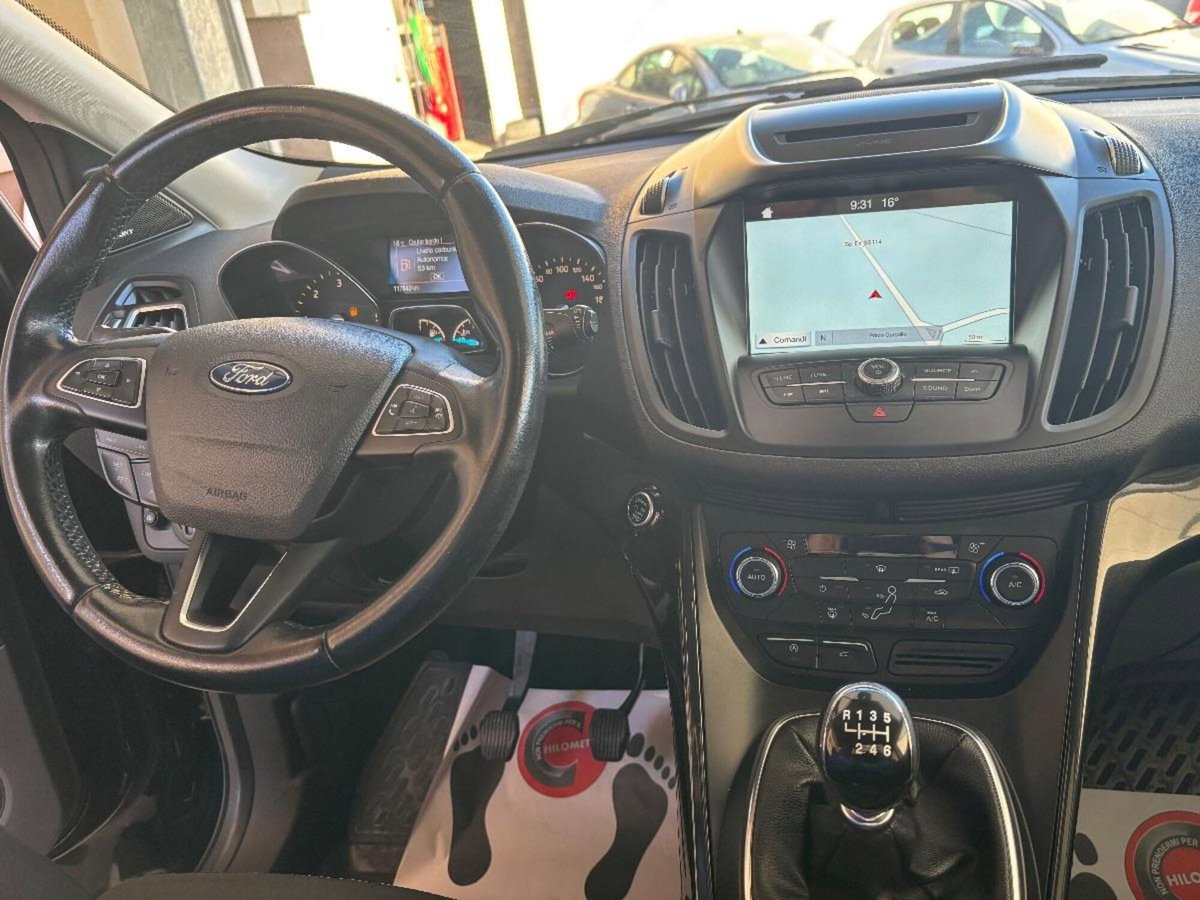 Ford Kuga 1.5 TDCI 120 CV S&S 2WD ST-Line (14)