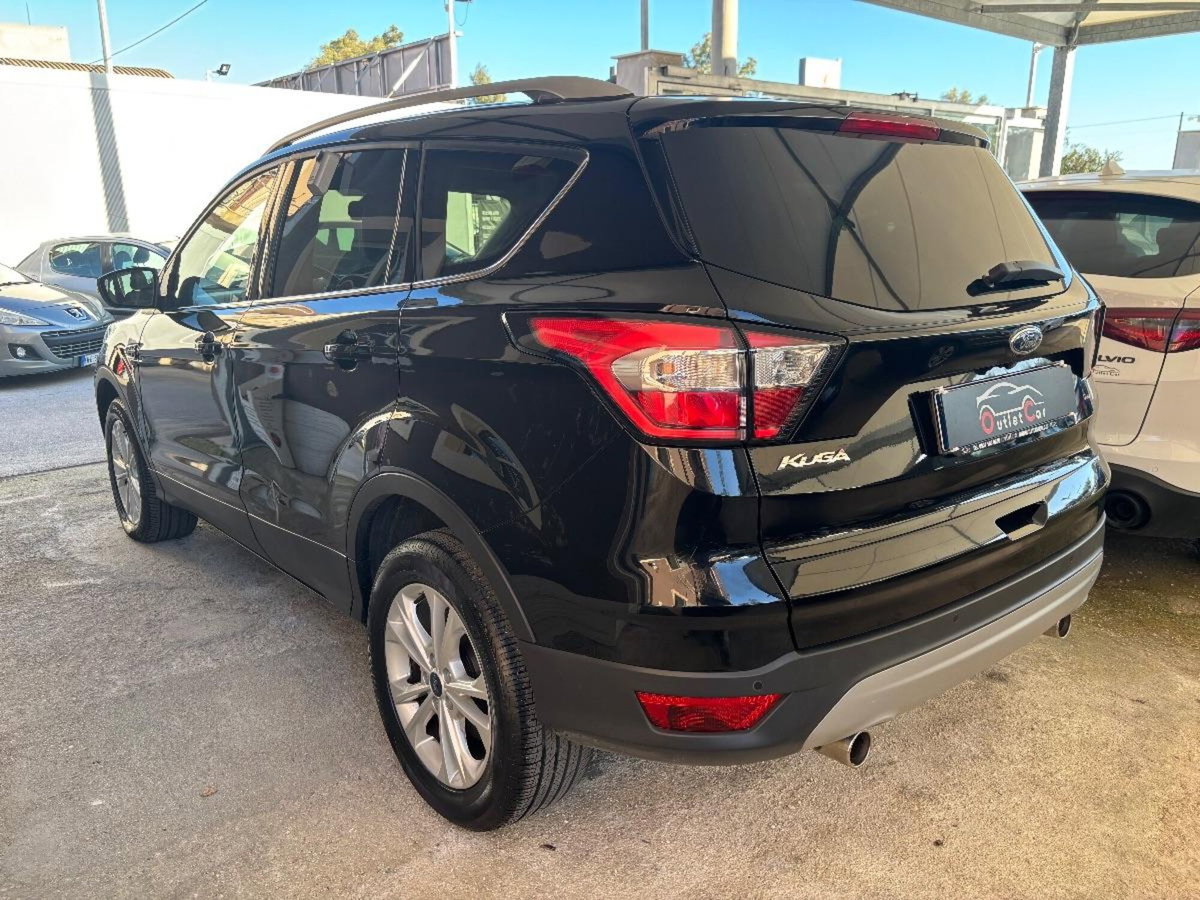 Ford Kuga 1.5 TDCI 120 CV S&S 2WD ST-Line (4)