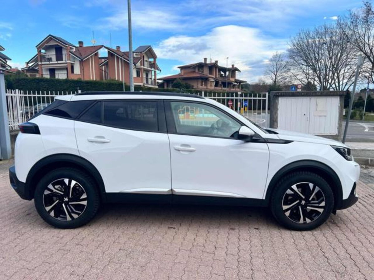 Peugeot 2008 BlueHDi 130 S&S EAT8 GT Pack (2)