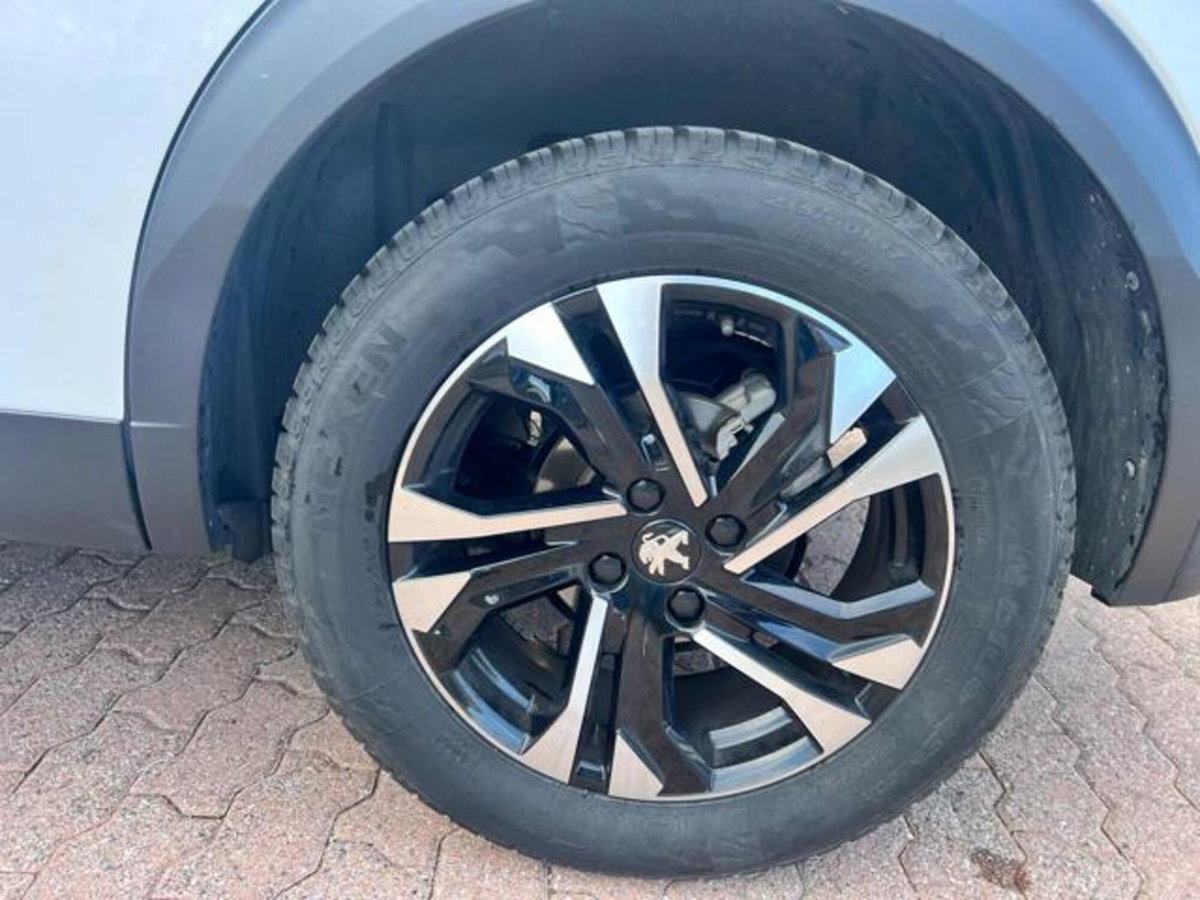 Peugeot 2008 BlueHDi 130 S&S EAT8 GT Pack (5)