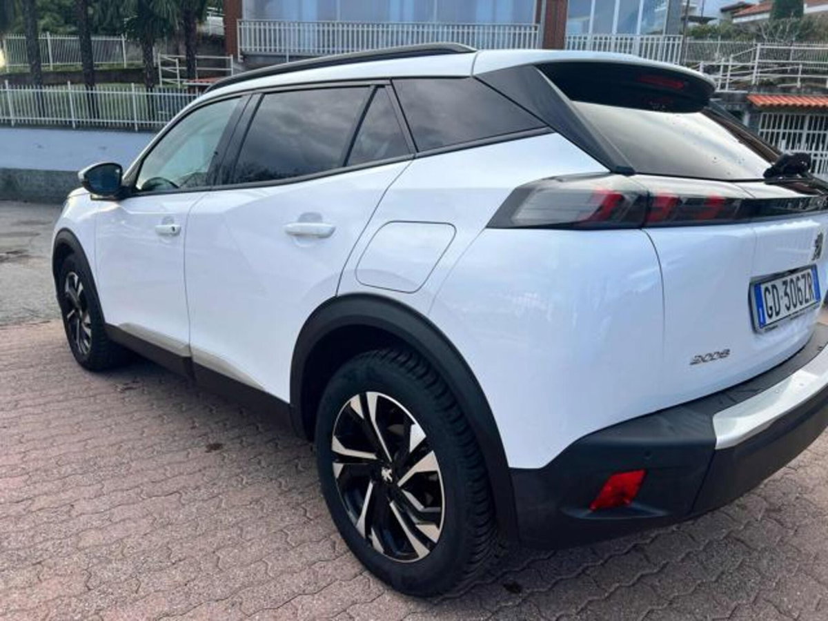 Peugeot 2008 BlueHDi 130 S&S EAT8 GT Pack (7)