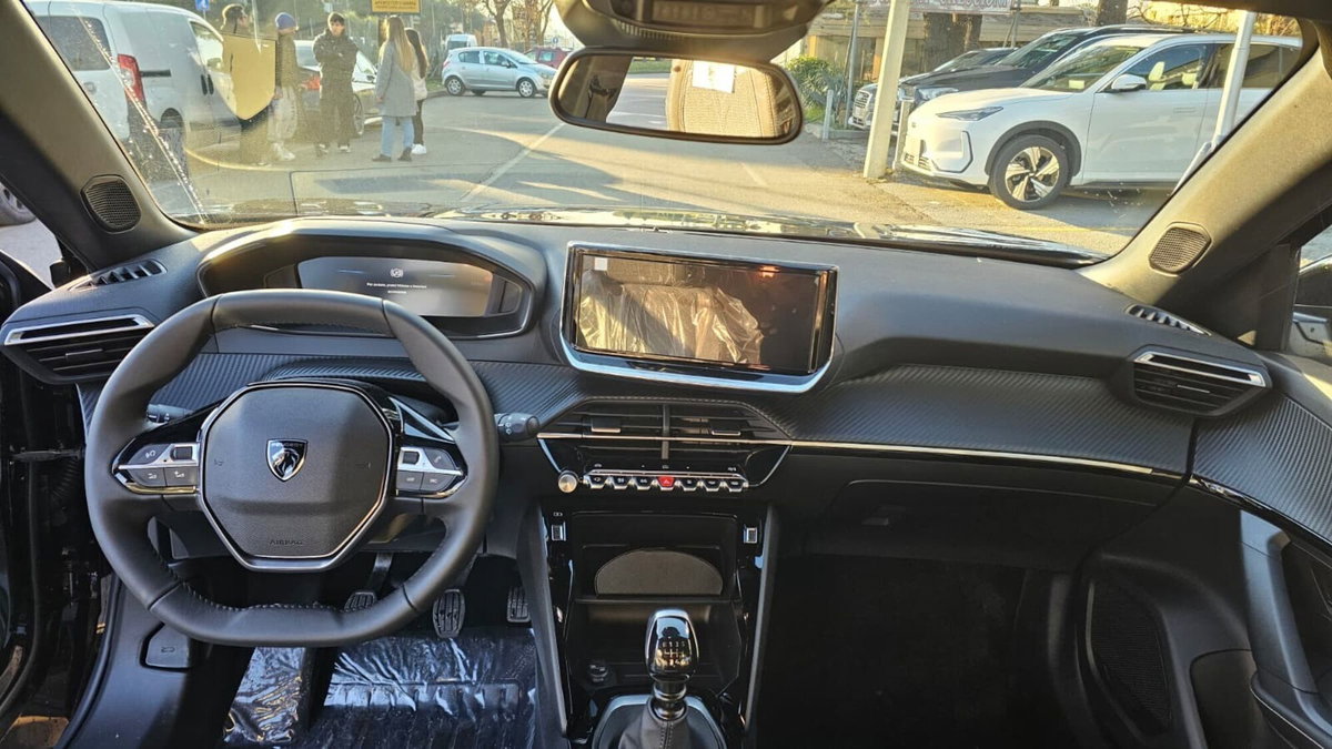 Peugeot 2008 1.2 puretech Active s&s 100cv (11)