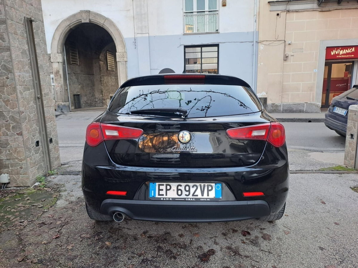 Alfa Romeo Giulietta 1.6 JTDm-2 Distinctive (14)