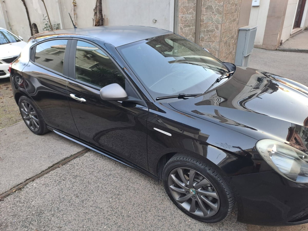Alfa Romeo Giulietta 1.6 JTDm-2 Distinctive (17)