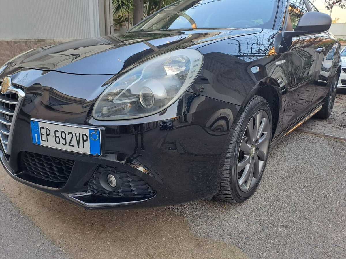 Alfa Romeo Giulietta 1.6 JTDm-2 Distinctive (9)