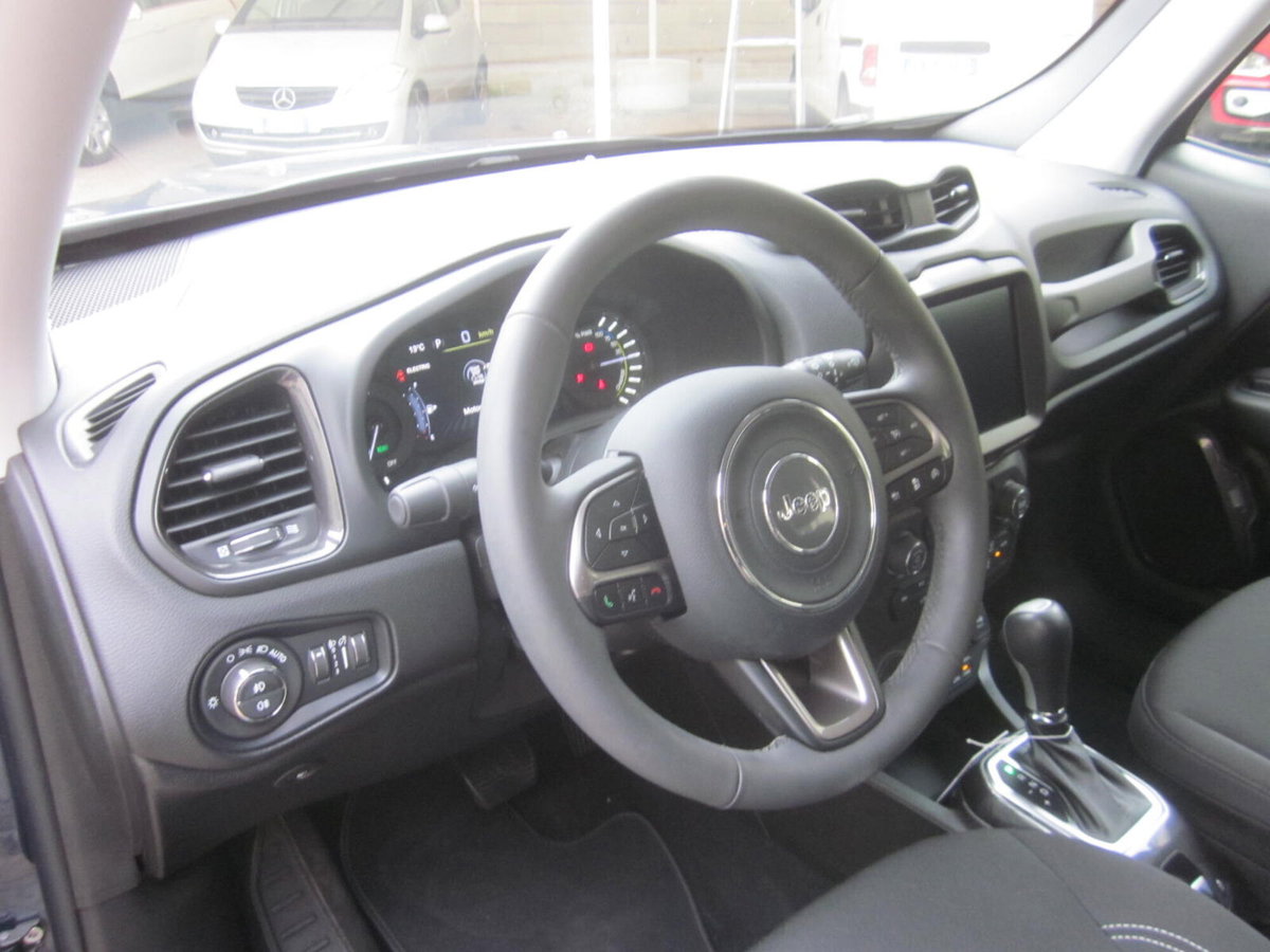 Jeep Renegade 1.3 T4 190CV PHEV 4xe AT6 Limited (11)