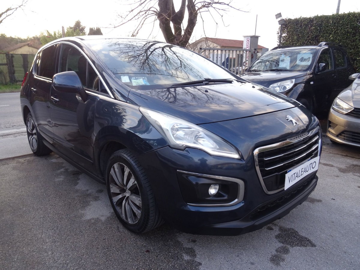 Peugeot 3008 1.6 HDi 115CV Business (2)