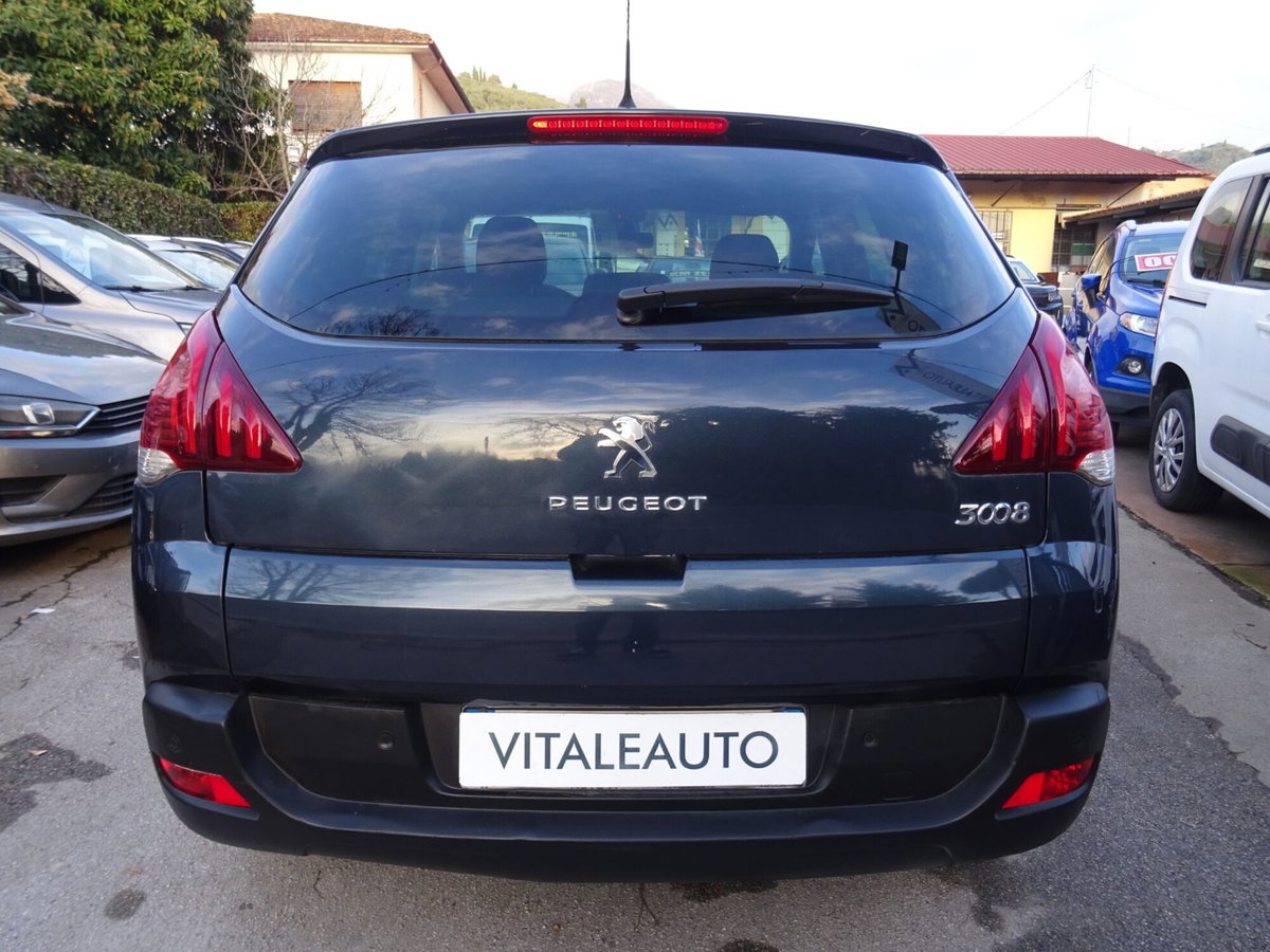 Peugeot 3008 1.6 HDi 115CV Business (6)
