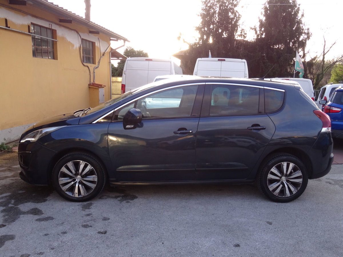 Peugeot 3008 1.6 HDi 115CV Business (9)