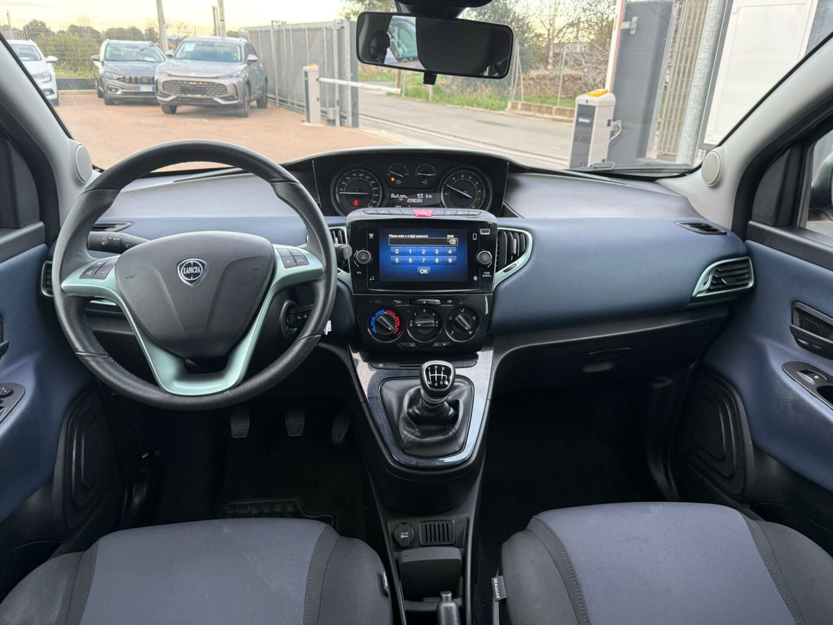 Lancia Ypsilon 1.0 FireFly 5 porte S&S Hybrid Ecochic A. Ferretti (11)