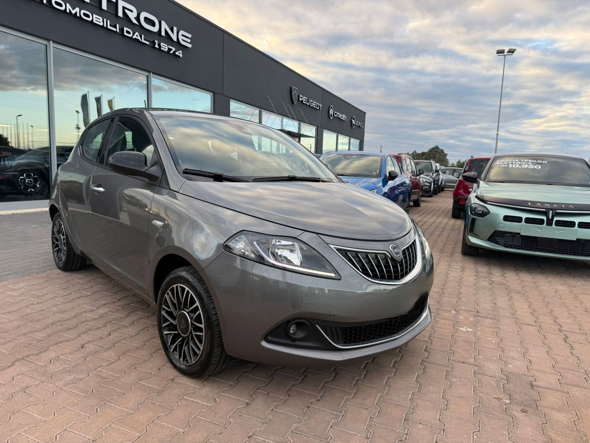 Lancia Ypsilon 1.0 FireFly 5 porte S&S Hybrid Ecochic A. Ferretti (3)