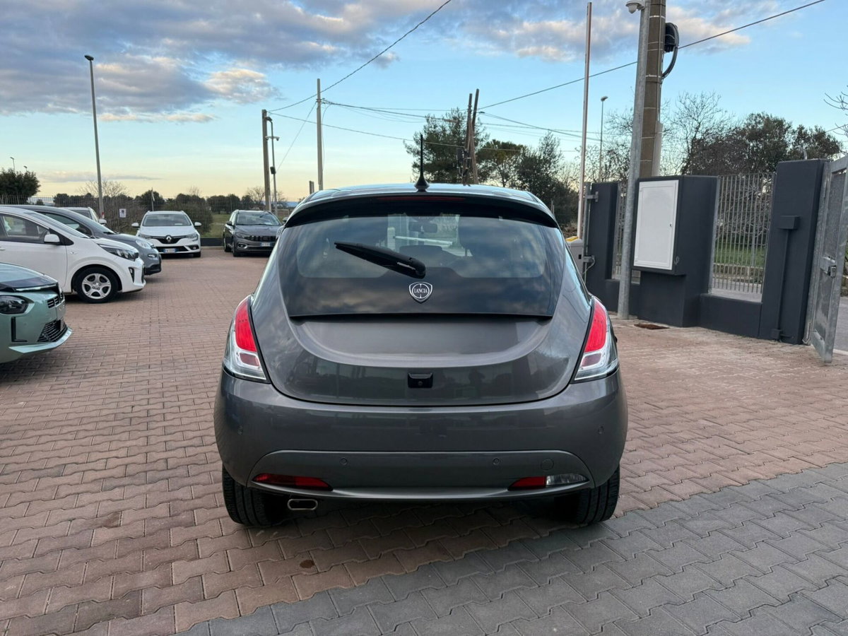 Lancia Ypsilon 1.0 FireFly 5 porte S&S Hybrid Ecochic A. Ferretti (5)
