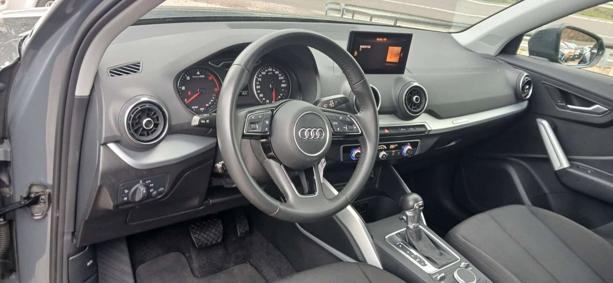 Audi Q2 Q2 35 TDI S tronic Identity Black (11)