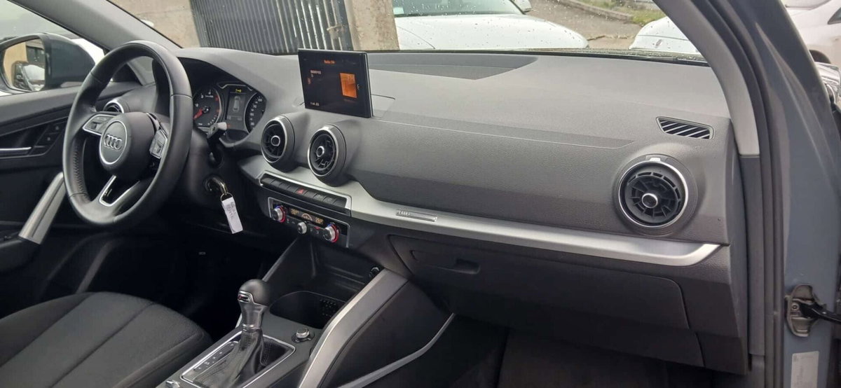 Audi Q2 Q2 35 TDI S tronic Identity Black (13)