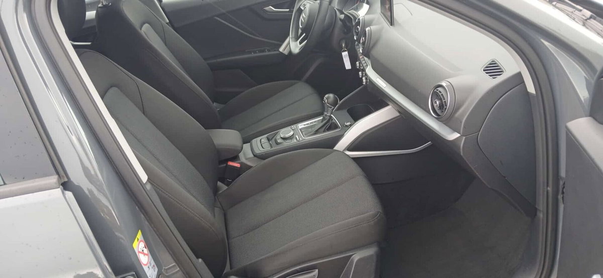Audi Q2 Q2 35 TDI S tronic Identity Black (14)