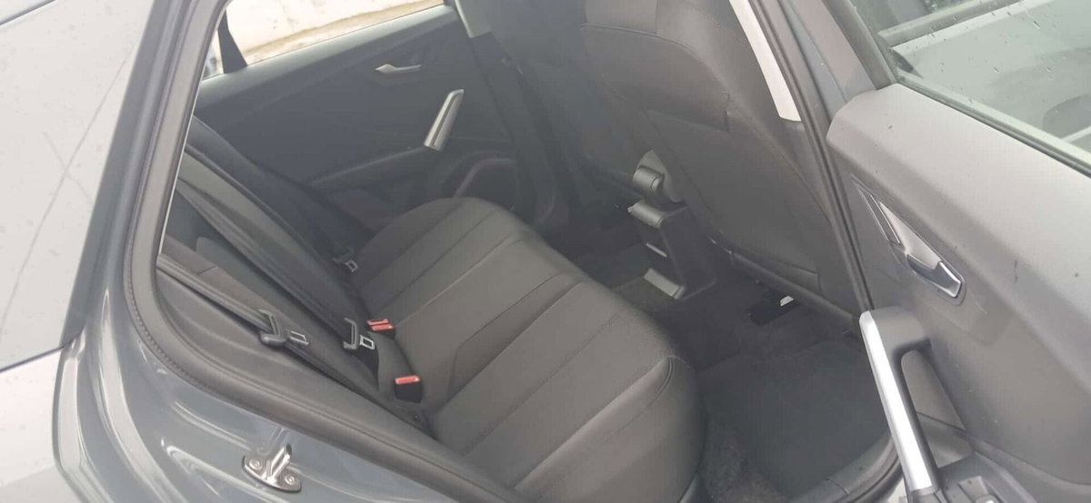 Audi Q2 Q2 35 TDI S tronic Identity Black (17)