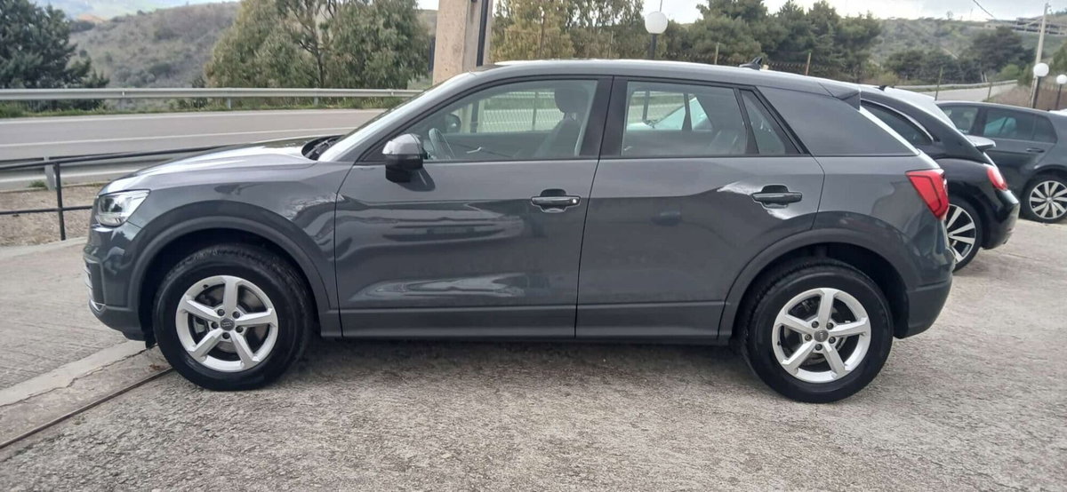 Audi Q2 Q2 35 TDI S tronic Identity Black (7)