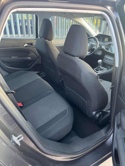 Peugeot 308 SW BlueHDi 130 S&S Business (11)