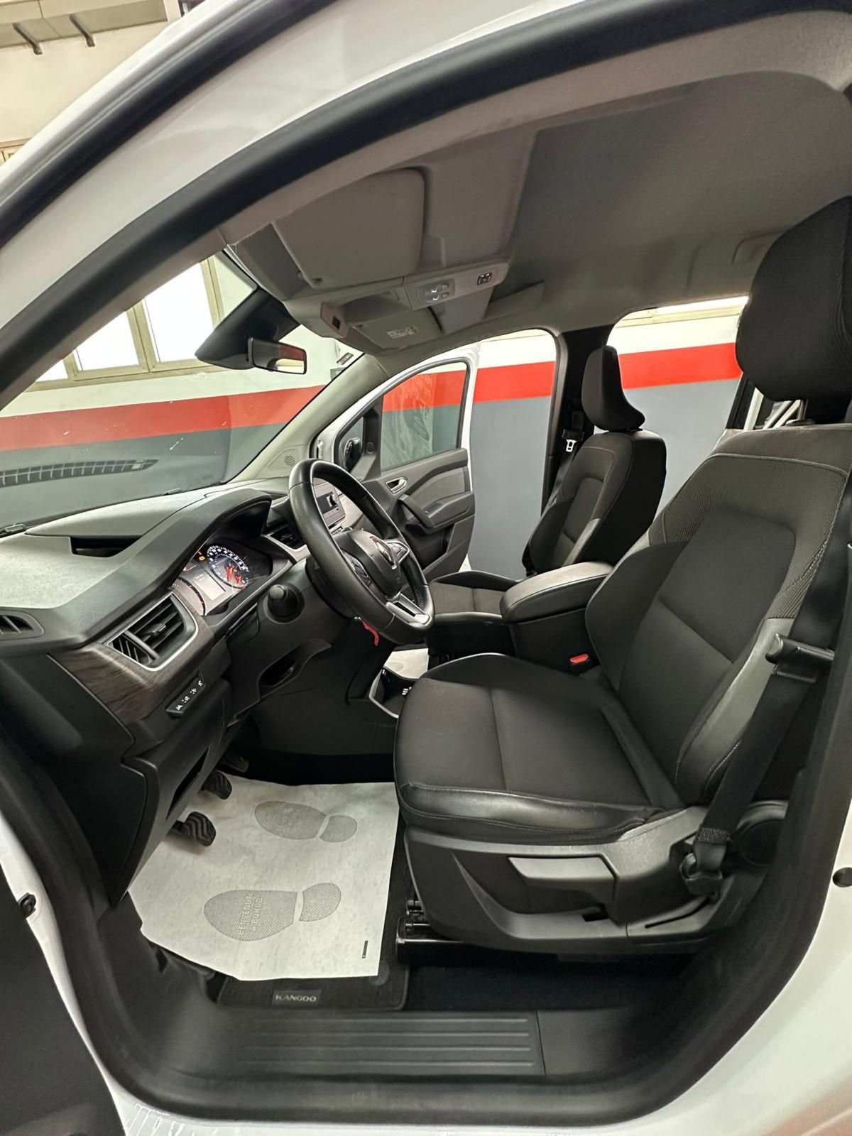 Renault Kangoo 1.5 blue dci Equilibre 95cv (12)