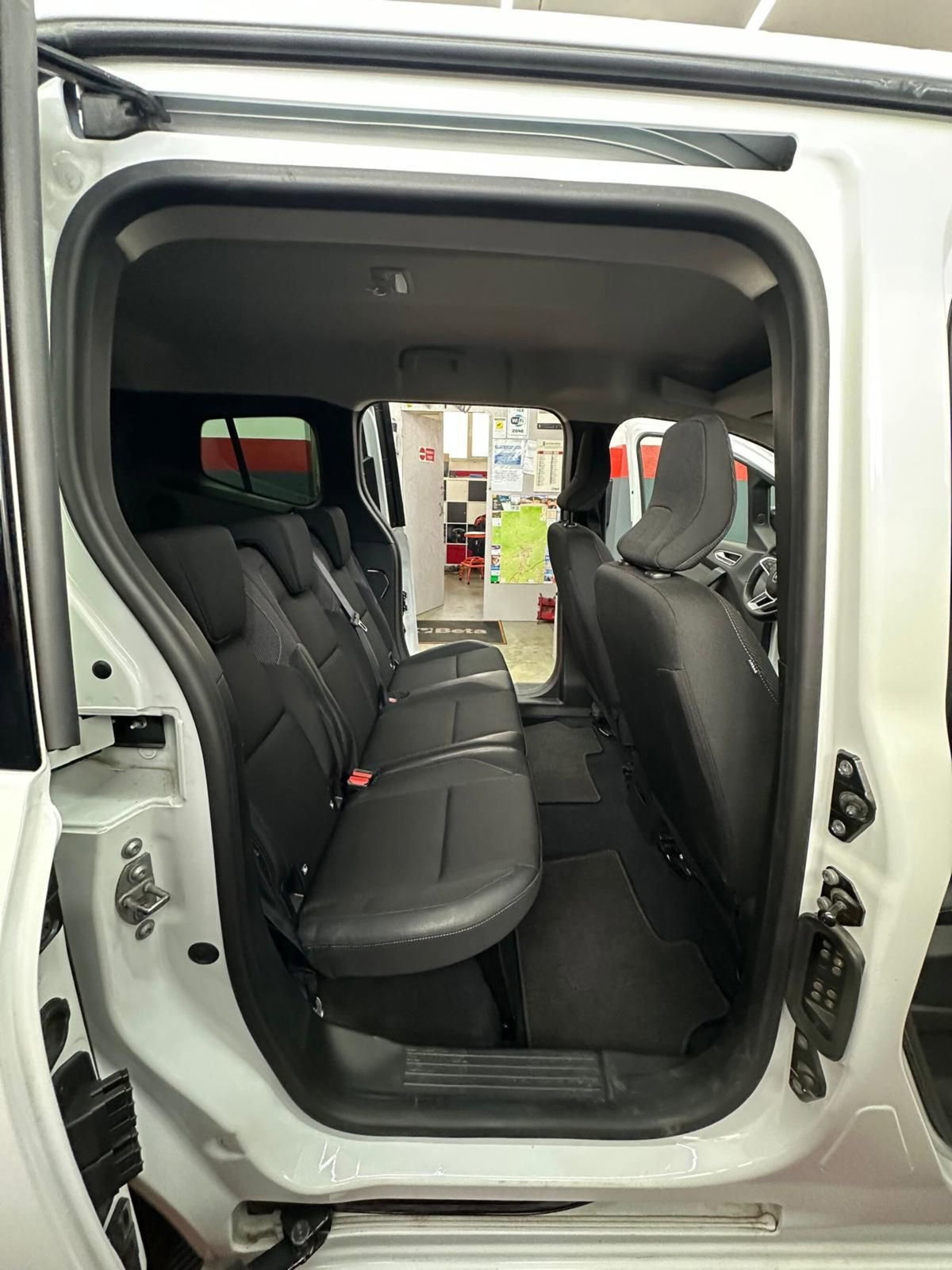 Renault Kangoo 1.5 blue dci Equilibre 95cv (15)