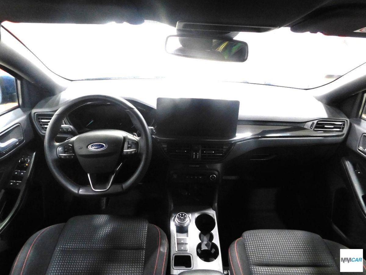Ford Focus Station Wagon 1.5 TDCi 120 CV Start&Stop SW ST Line (11)