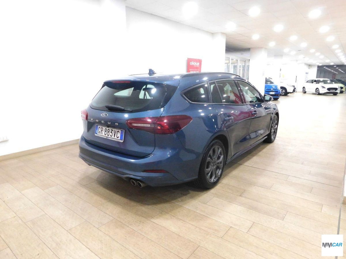 Ford Focus Station Wagon 1.5 TDCi 120 CV Start&Stop SW ST Line (3)