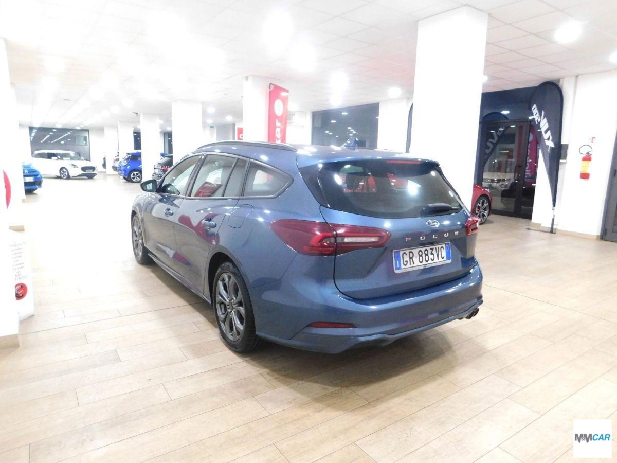 Ford Focus Station Wagon 1.5 TDCi 120 CV Start&Stop SW ST Line (4)