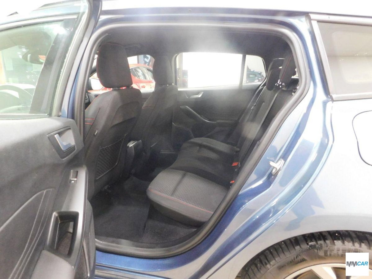 Ford Focus Station Wagon 1.5 TDCi 120 CV Start&Stop SW ST Line (8)