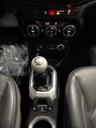 Jeep Renegade 2.0 Mjt 140CV 4WD Active Drive Limited (15)